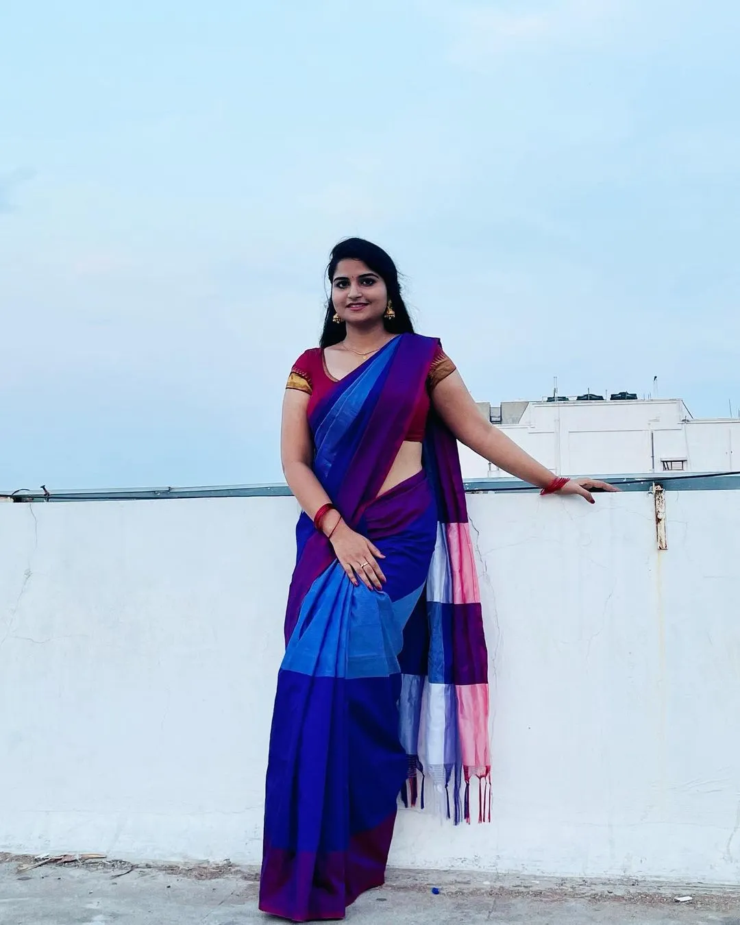 TELUGU TELEVISION ACTRESS RUPA MUGGALLA STILLS IN BLUE SAREE 4